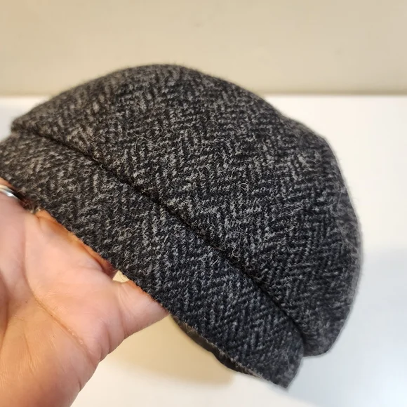 Classic Gray Herringbone Newsboy Cap - Picture 9 of 10
